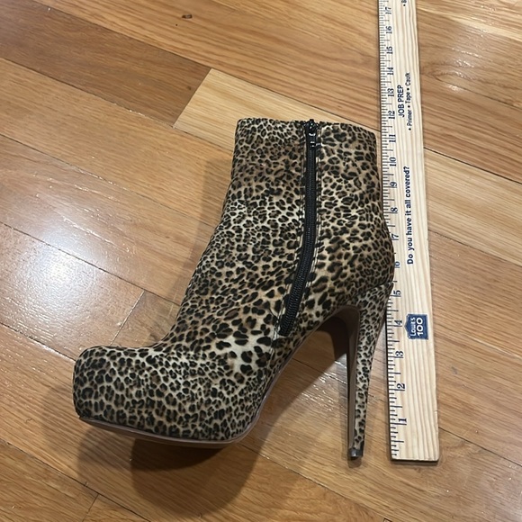 Just Fabulous leopard print faux suede stiletto high heel ankle boots size 9. - Picture 7 of 10
